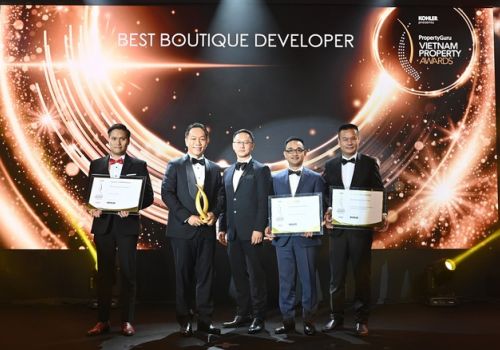 Giải thưởng vinh dự: Dự án căn hộ hạng sang tốt nhất Hà Nội & Dự án có thiết kế kiến trúc tốt nhất